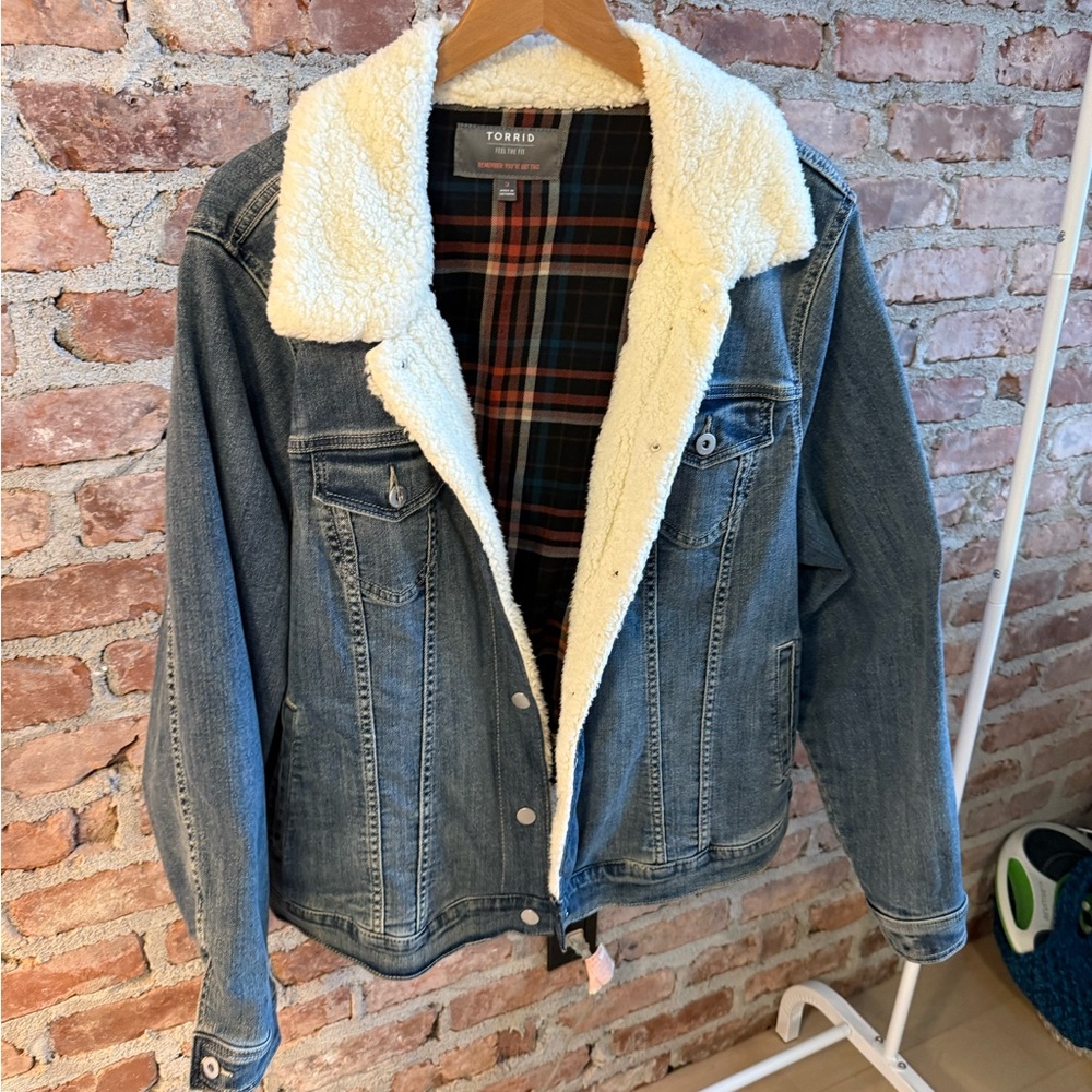 Torrid Plaid Lined Jacket with Cream Sherpa Trim - Brand New